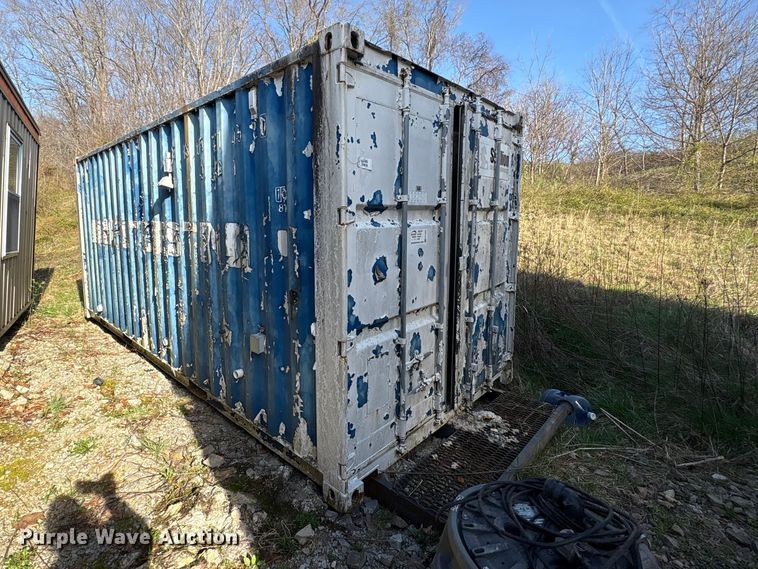 image for item FK1385 Mobile restroom