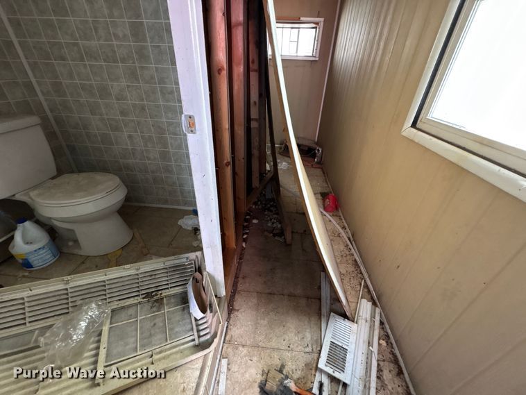 image for item FK1386 Mobile restroom