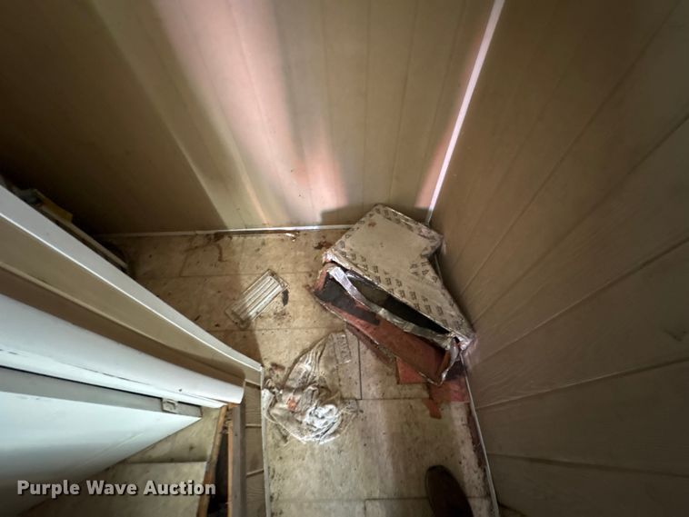 image for item FK1386 Mobile restroom