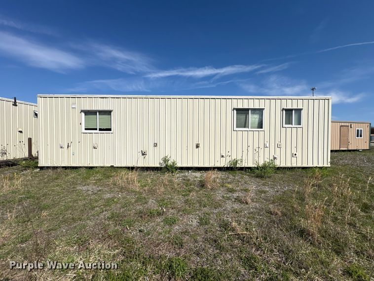 image for item FK1390 Skid mounted living quarters