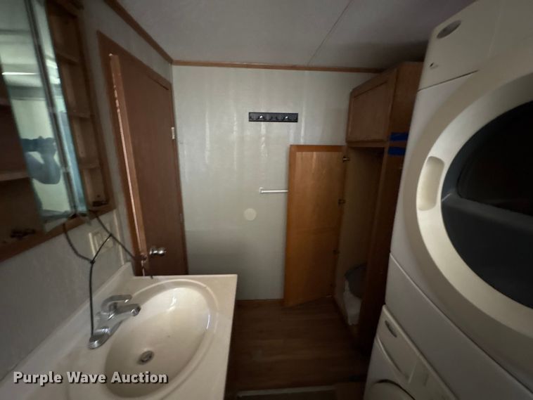 image for item FK1390 Skid mounted living quarters