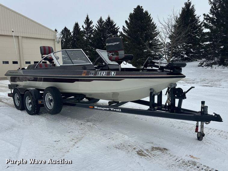 image for item FK1812 1993 Ranger 397I/0 boat