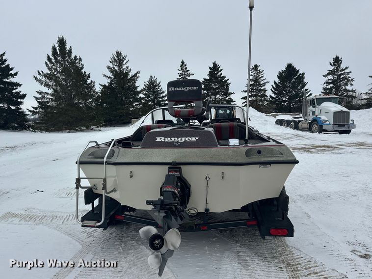 image for item FK1812 1993 Ranger 397I/0 boat