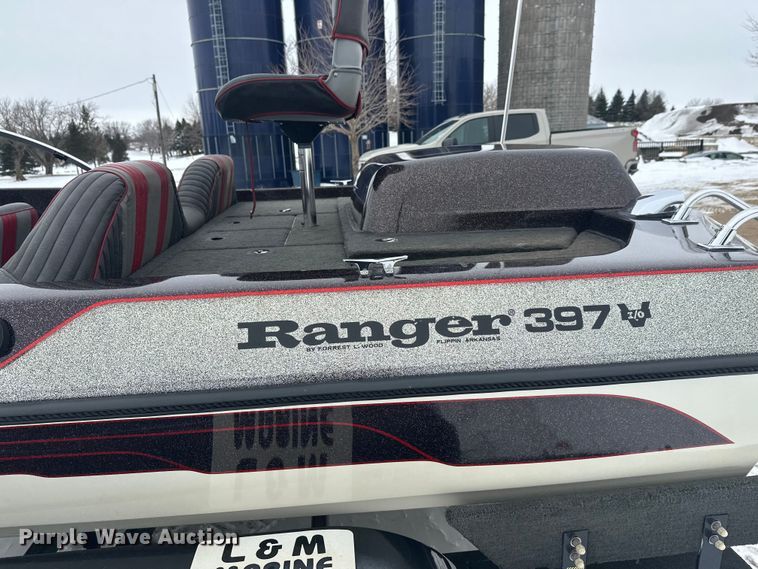 image for item FK1812 1993 Ranger 397I/0 boat