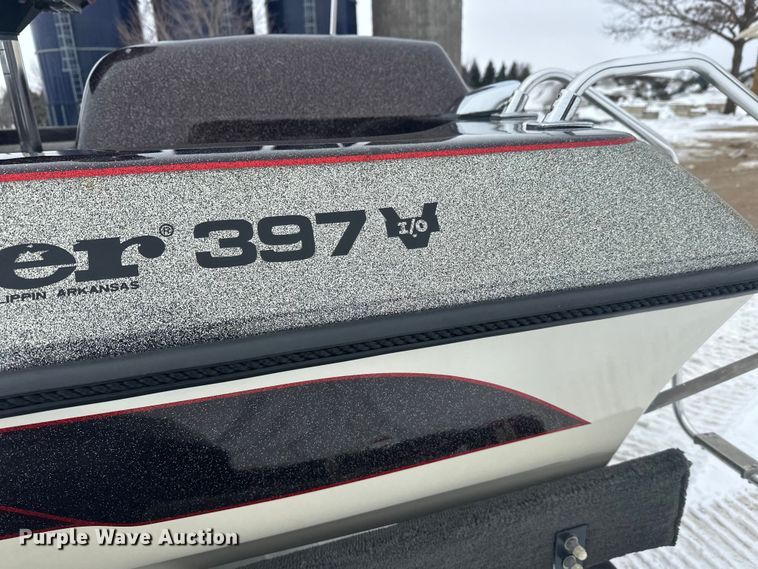 image for item FK1812 1993 Ranger 397I/0 boat