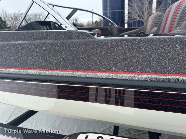 image for item FK1812 1993 Ranger 397I/0 boat