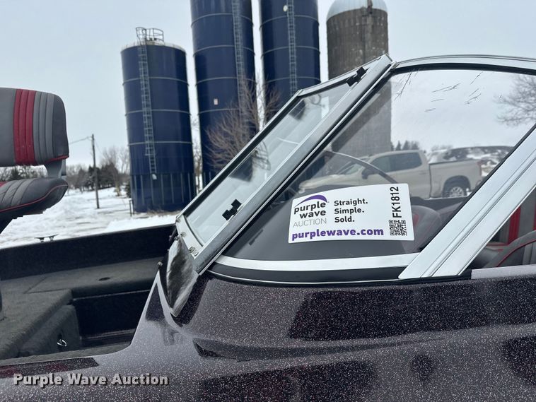 image for item FK1812 1993 Ranger 397I/0 boat