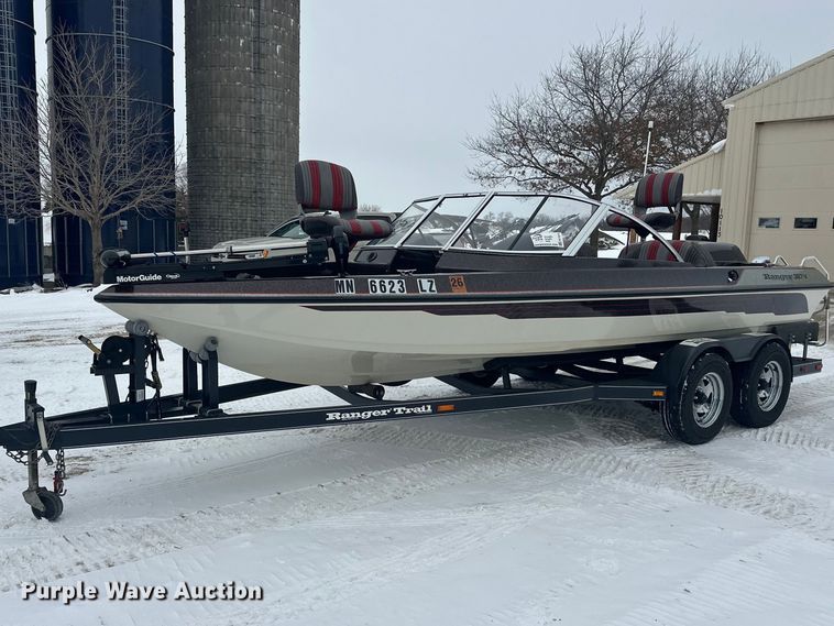 image for item FK1812 1993 Ranger 397I/0 boat