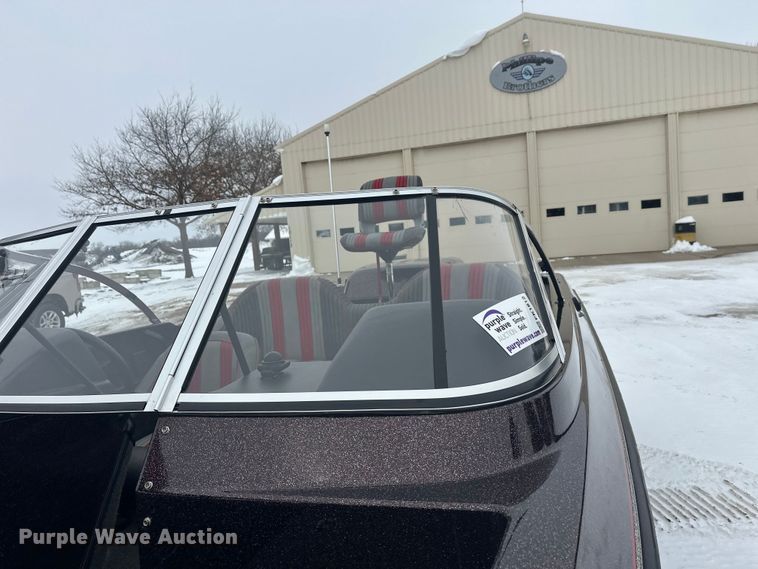 image for item FK1812 1993 Ranger 397I/0 boat