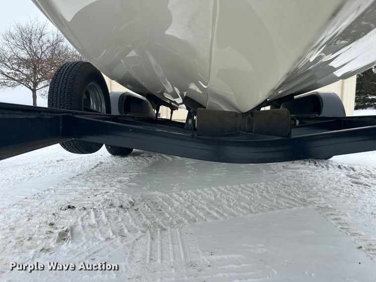 image for item FK1812 1993 Ranger 397I/0 boat