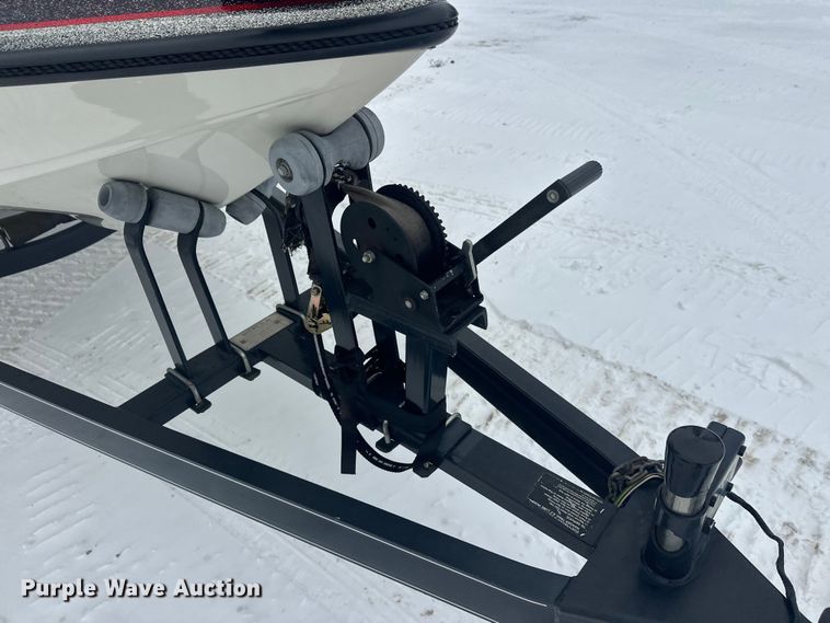 image for item FK1812 1993 Ranger 397I/0 boat