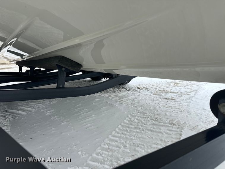 image for item FK1812 1993 Ranger 397I/0 boat