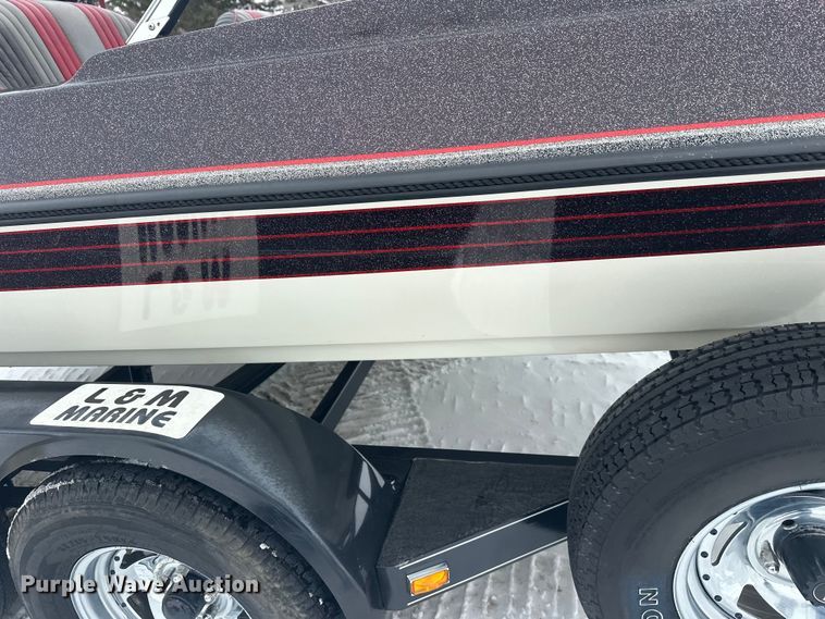 image for item FK1812 1993 Ranger 397I/0 boat