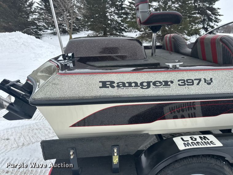 image for item FK1812 1993 Ranger 397I/0 boat