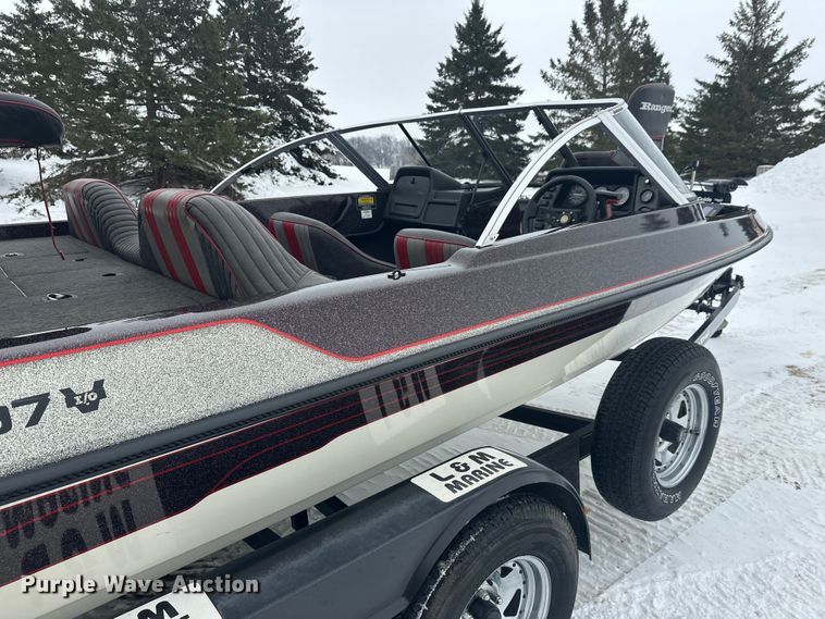 image for item FK1812 1993 Ranger 397I/0 boat