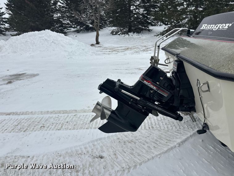 image for item FK1812 1993 Ranger 397I/0 boat