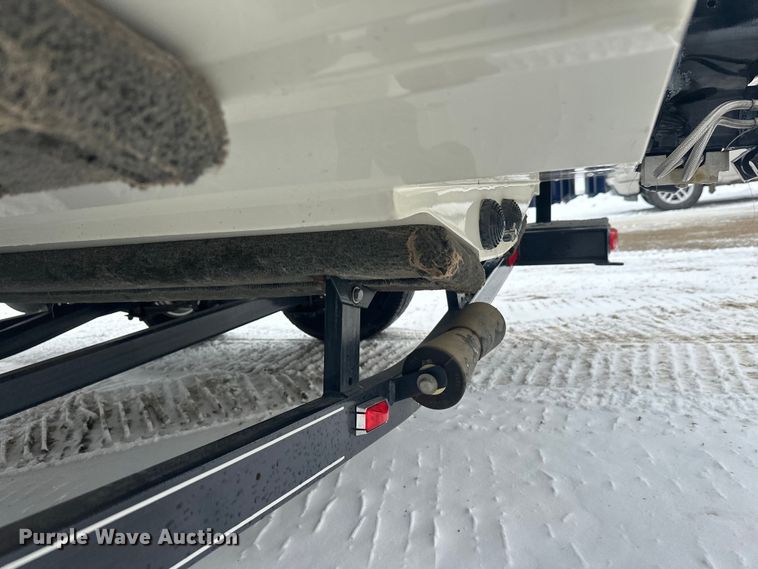 image for item FK1812 1993 Ranger 397I/0 boat