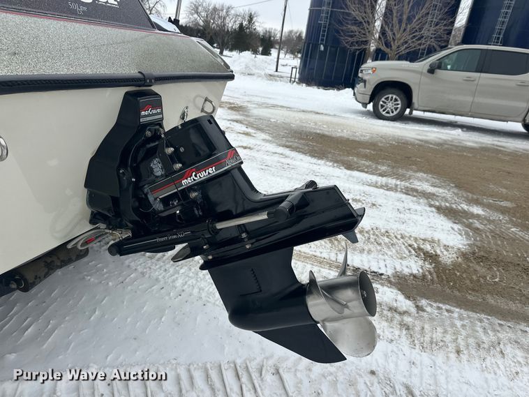 image for item FK1812 1993 Ranger 397I/0 boat