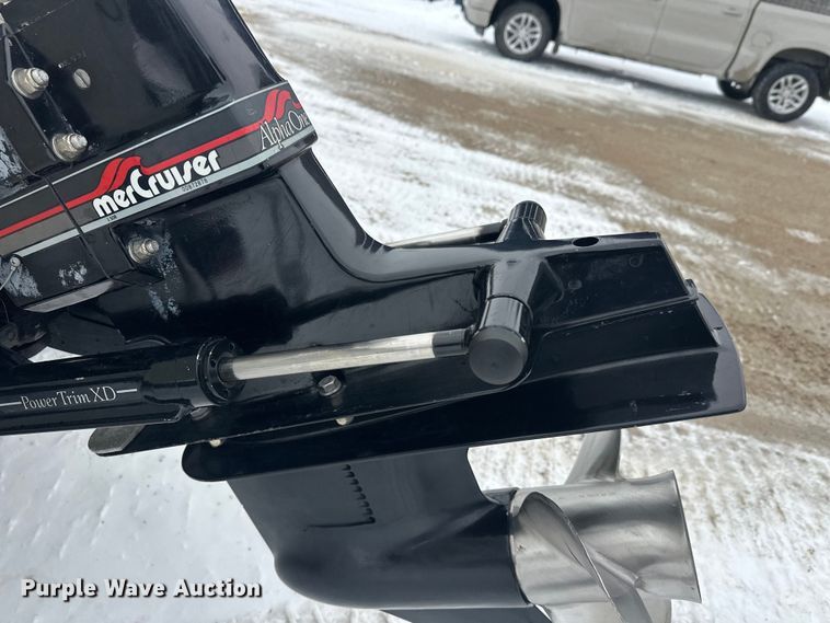 image for item FK1812 1993 Ranger 397I/0 boat