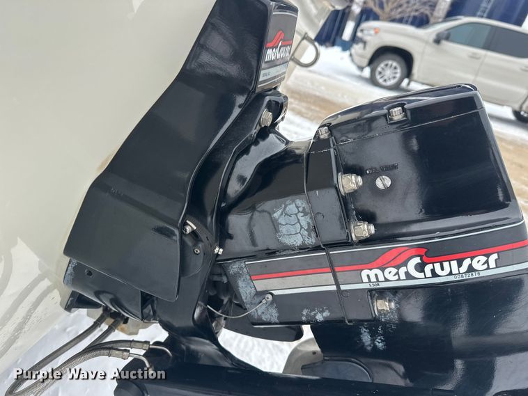 image for item FK1812 1993 Ranger 397I/0 boat