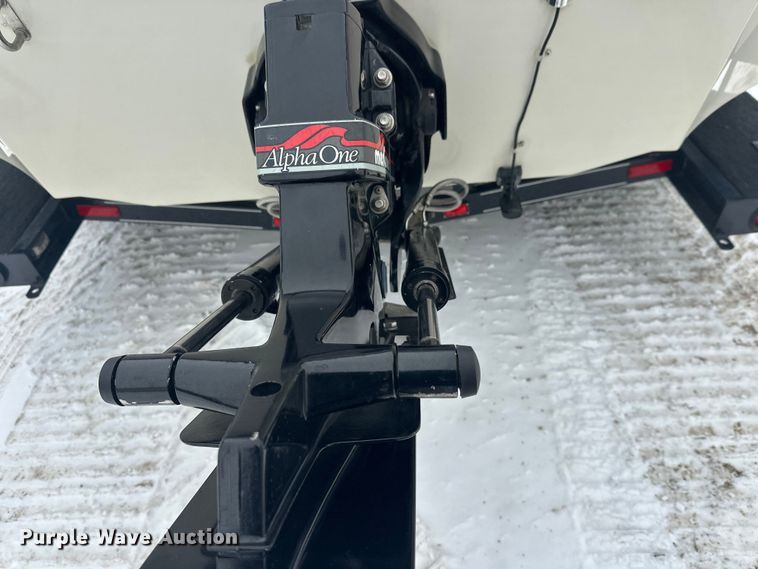 image for item FK1812 1993 Ranger 397I/0 boat