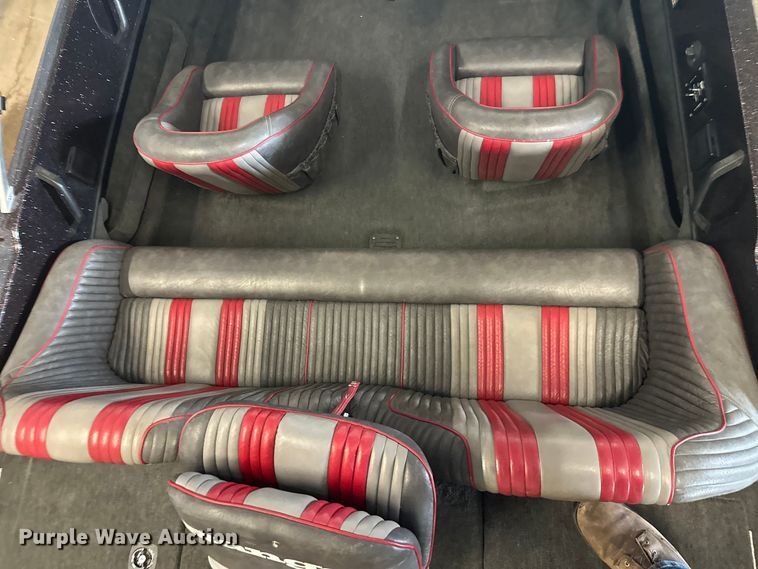 image for item FK1812 1993 Ranger 397I/0 boat