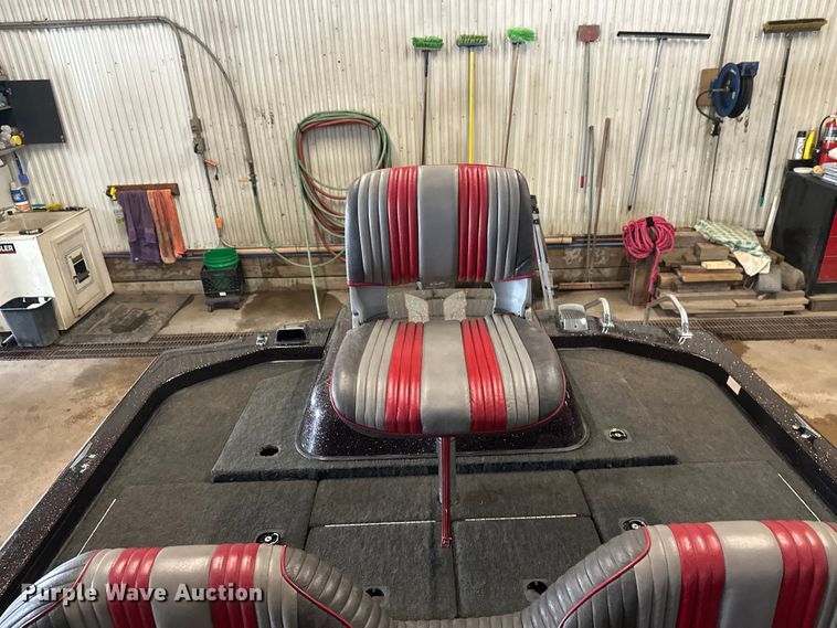 image for item FK1812 1993 Ranger 397I/0 boat