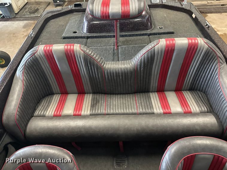 image for item FK1812 1993 Ranger 397I/0 boat