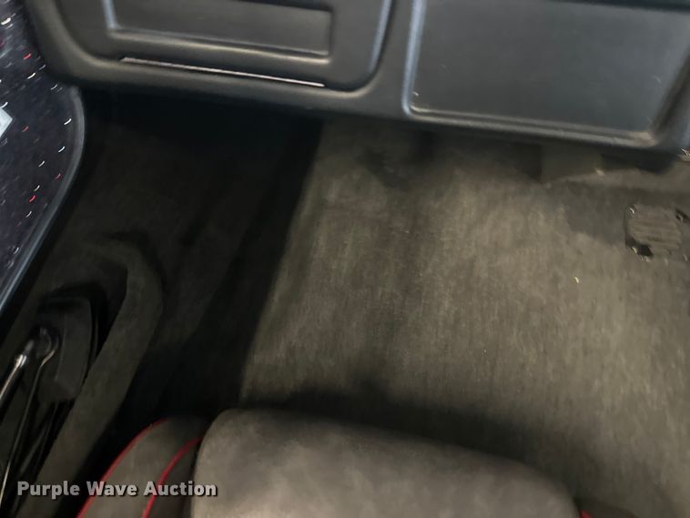 image for item FK1812 1993 Ranger 397I/0 boat