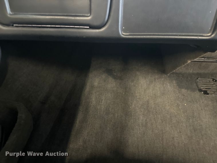 image for item FK1812 1993 Ranger 397I/0 boat