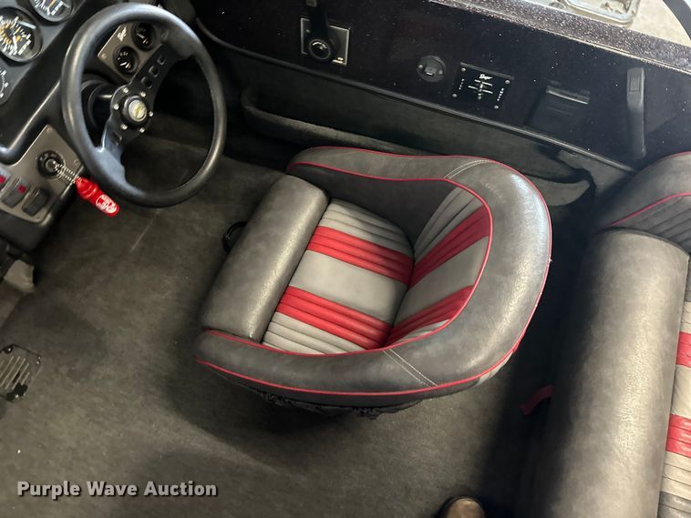 image for item FK1812 1993 Ranger 397I/0 boat