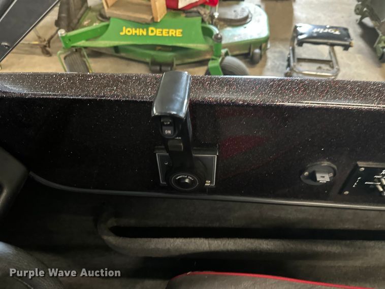 image for item FK1812 1993 Ranger 397I/0 boat