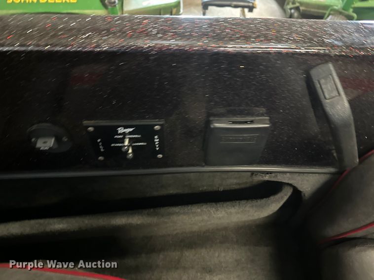 image for item FK1812 1993 Ranger 397I/0 boat