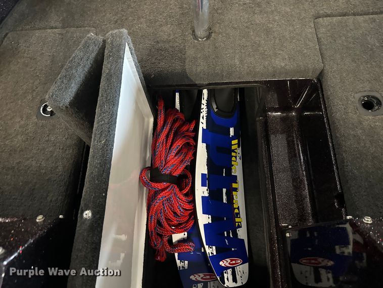 image for item FK1812 1993 Ranger 397I/0 boat