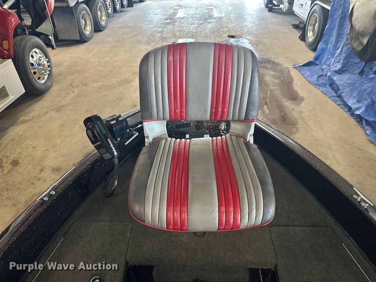 image for item FK1812 1993 Ranger 397I/0 boat