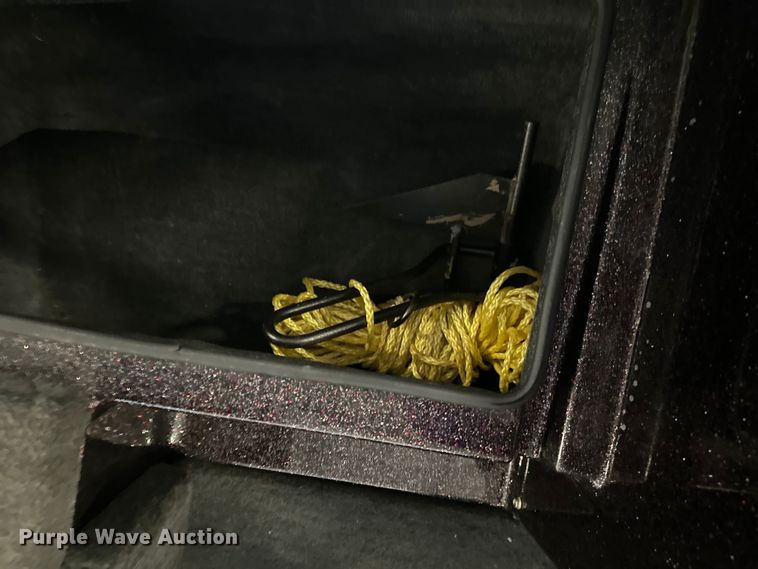 image for item FK1812 1993 Ranger 397I/0 boat