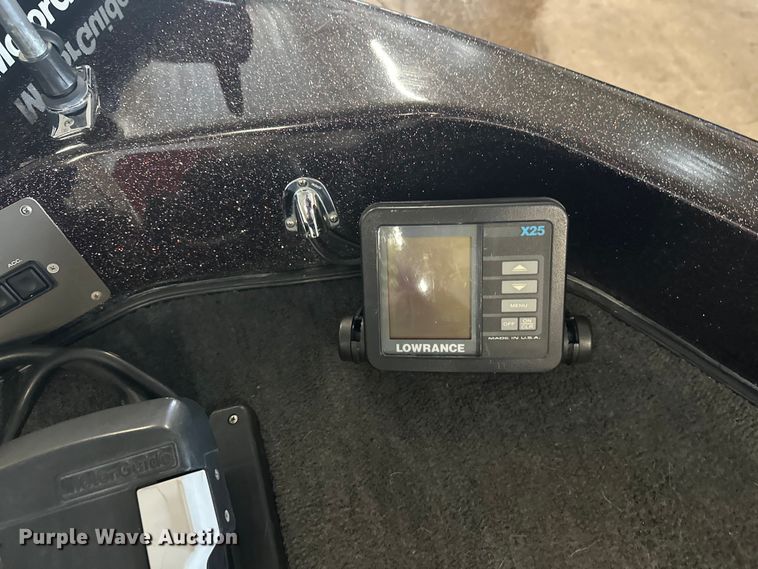 image for item FK1812 1993 Ranger 397I/0 boat