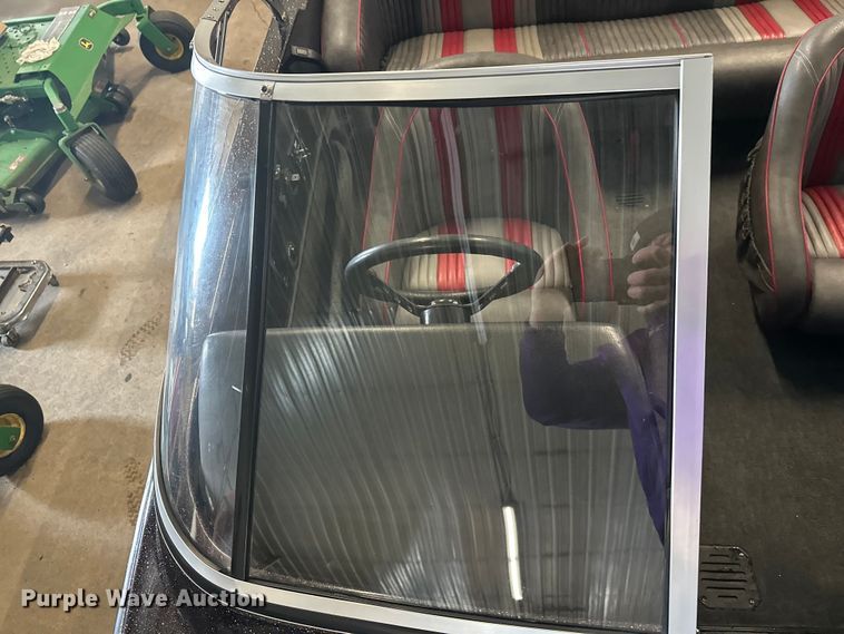 image for item FK1812 1993 Ranger 397I/0 boat