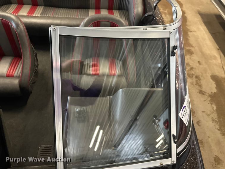 image for item FK1812 1993 Ranger 397I/0 boat