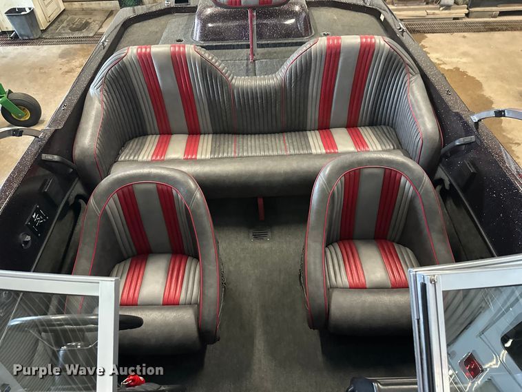 image for item FK1812 1993 Ranger 397I/0 boat