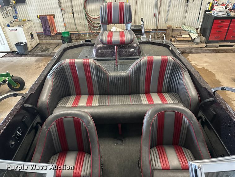 image for item FK1812 1993 Ranger 397I/0 boat