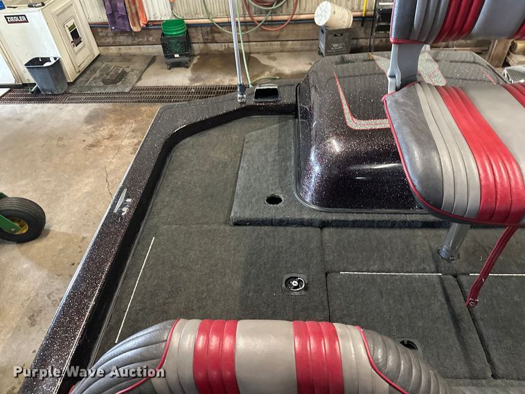 image for item FK1812 1993 Ranger 397I/0 boat