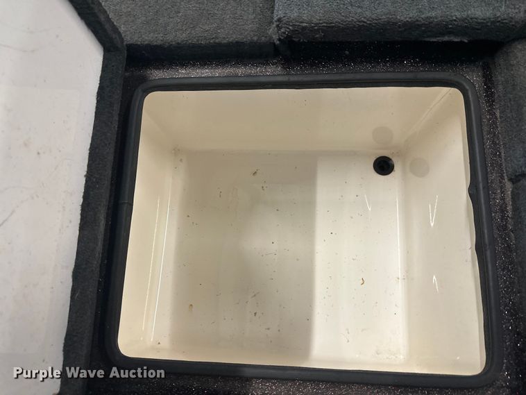 image for item FK1812 1993 Ranger 397I/0 boat