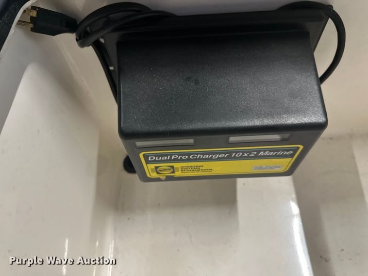 image for item FK1812 1993 Ranger 397I/0 boat