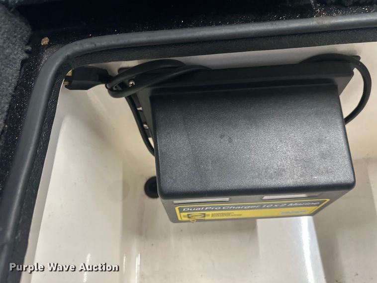 image for item FK1812 1993 Ranger 397I/0 boat