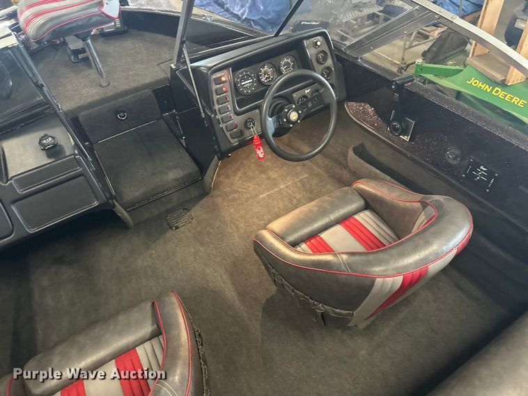 image for item FK1812 1993 Ranger 397I/0 boat