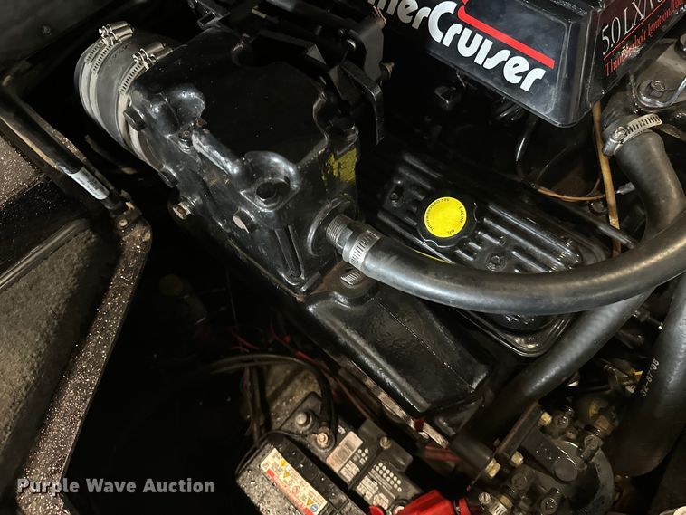 image for item FK1812 1993 Ranger 397I/0 boat