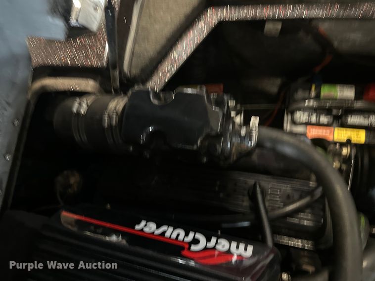 image for item FK1812 1993 Ranger 397I/0 boat