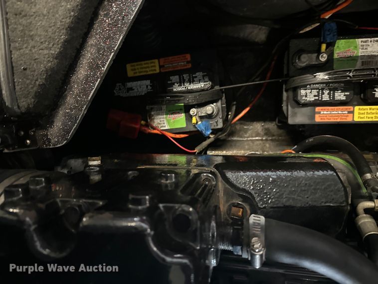 image for item FK1812 1993 Ranger 397I/0 boat