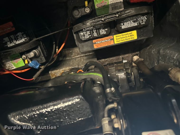 image for item FK1812 1993 Ranger 397I/0 boat